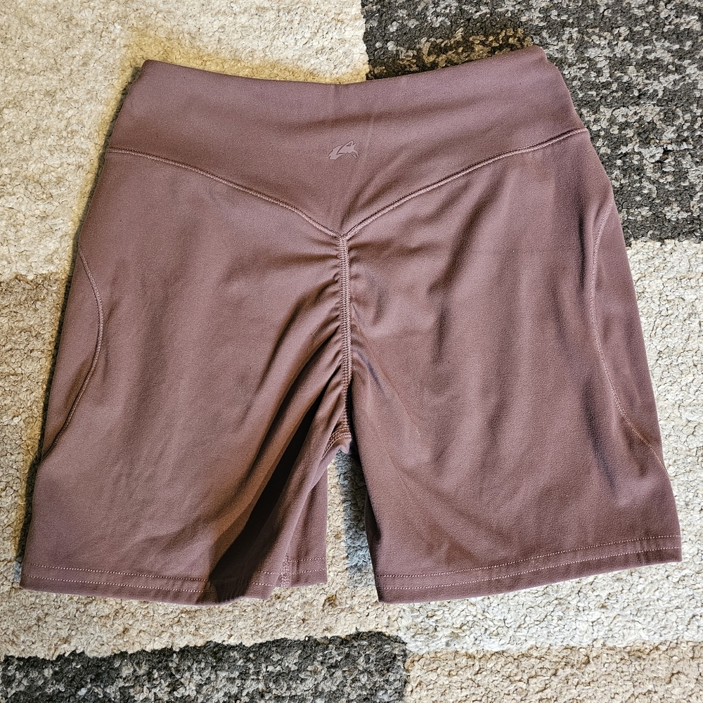 Alphalete Everyday Core Mid Rise Short - Picture 2 of 2